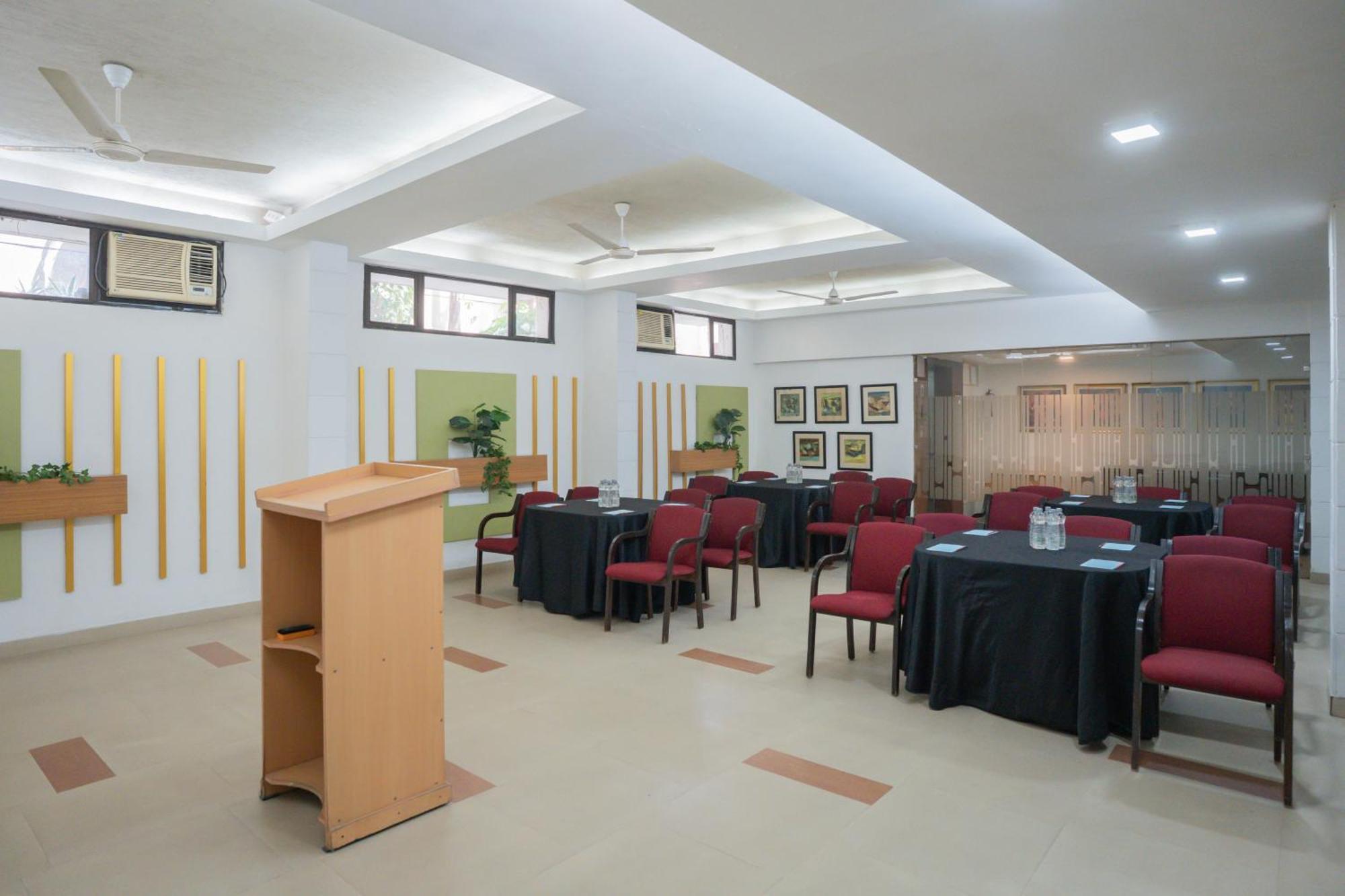 Ahuja Residency Parklane Ξενοδοχείο Γκουργκάον Εξωτερικό φωτογραφία